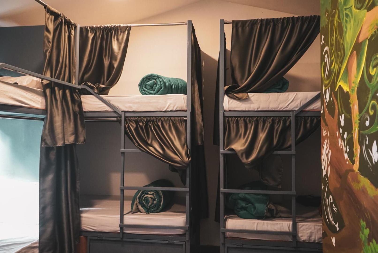 12 Monks - Beachside Hostel 阿姆波尔 外观 照片