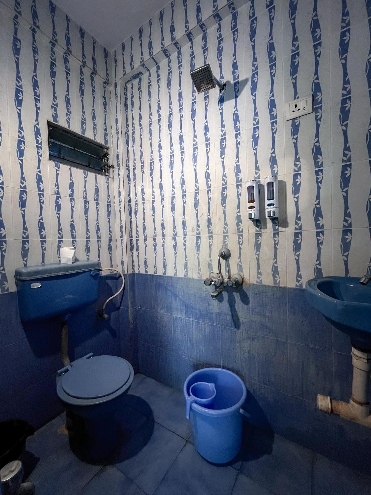12 Monks - Beachside Hostel 阿姆波尔 外观 照片