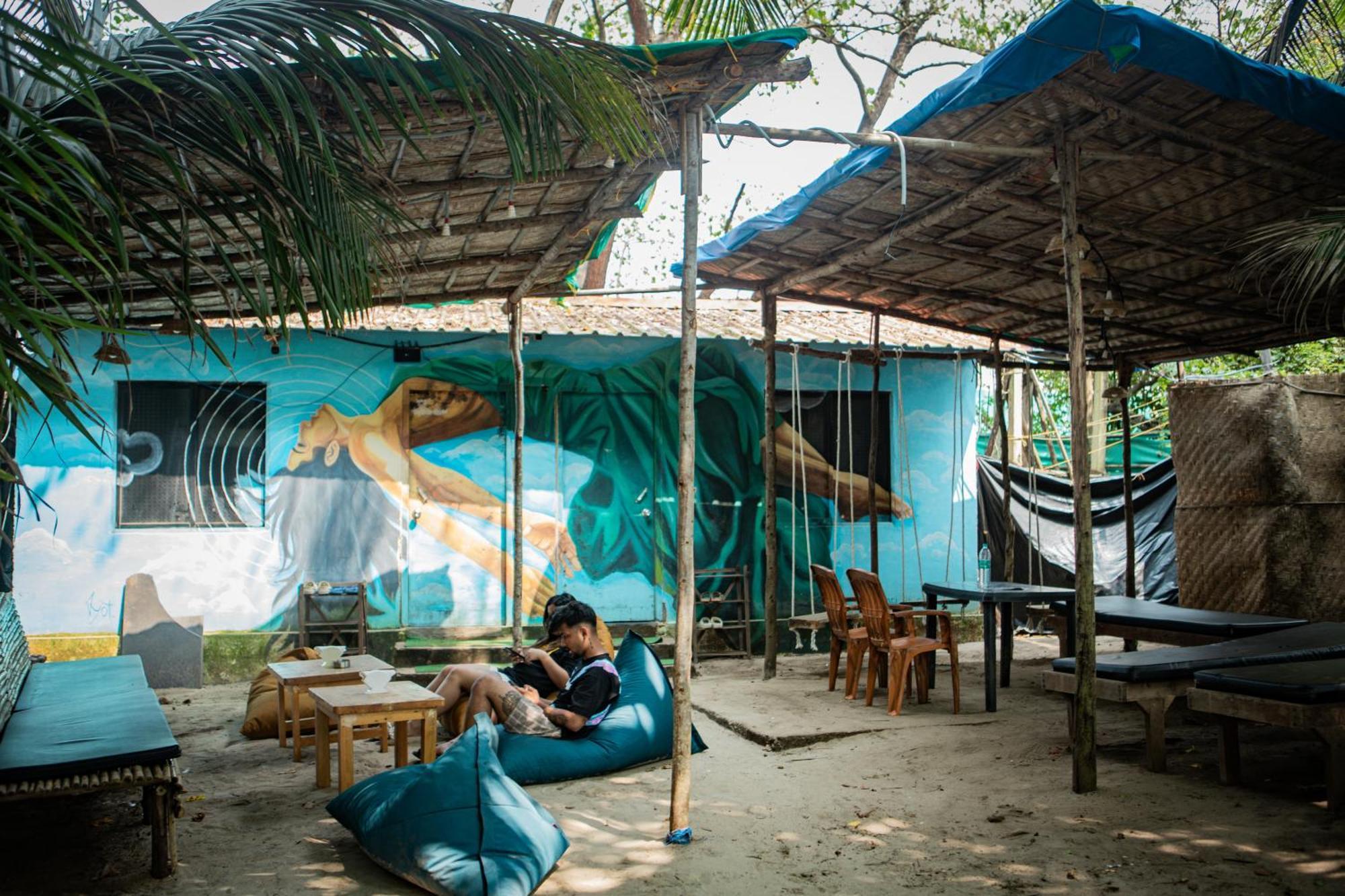 12 Monks - Beachside Hostel 阿姆波尔 外观 照片
