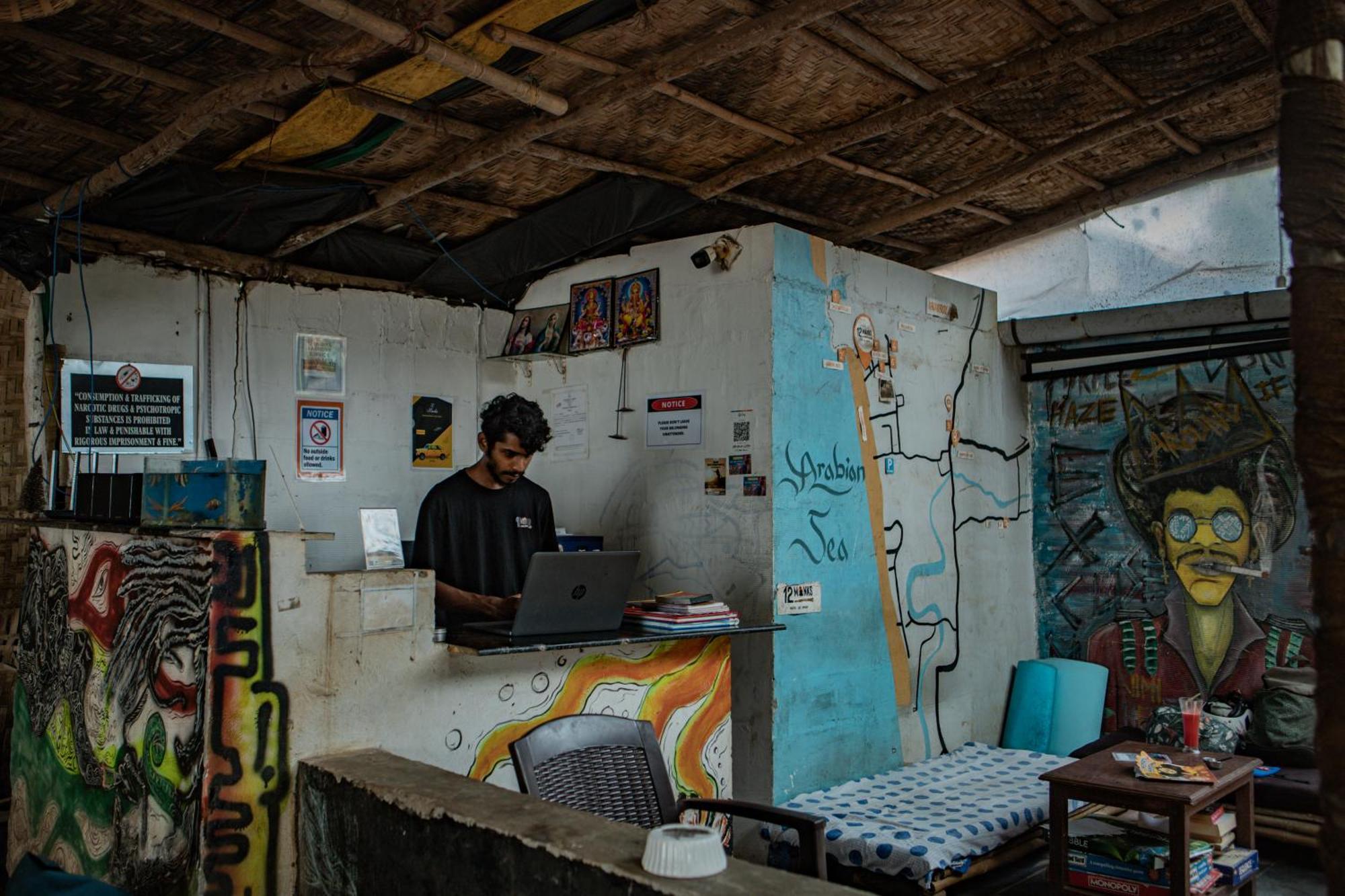 12 Monks - Beachside Hostel 阿姆波尔 外观 照片